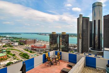Sky park with stunning views of downtown detroit riverfront